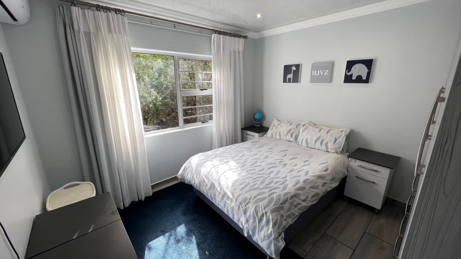 4 Bedroom Property for Sale in Langenhovenpark Free State